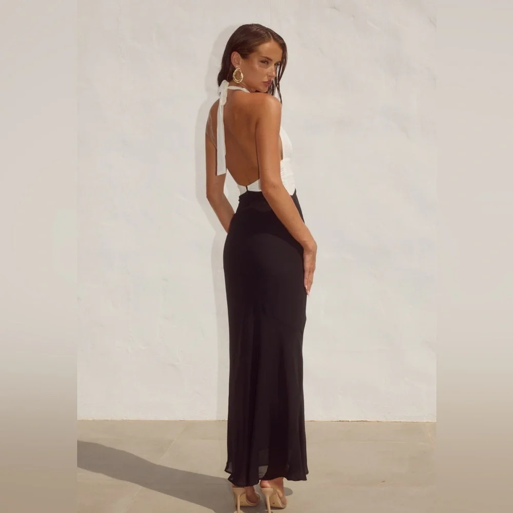 RUNAWAY THE LABEL Tenaya Plunge V Neck Maxi Dress Black White Size Medium NWT - Picture 3 of 10